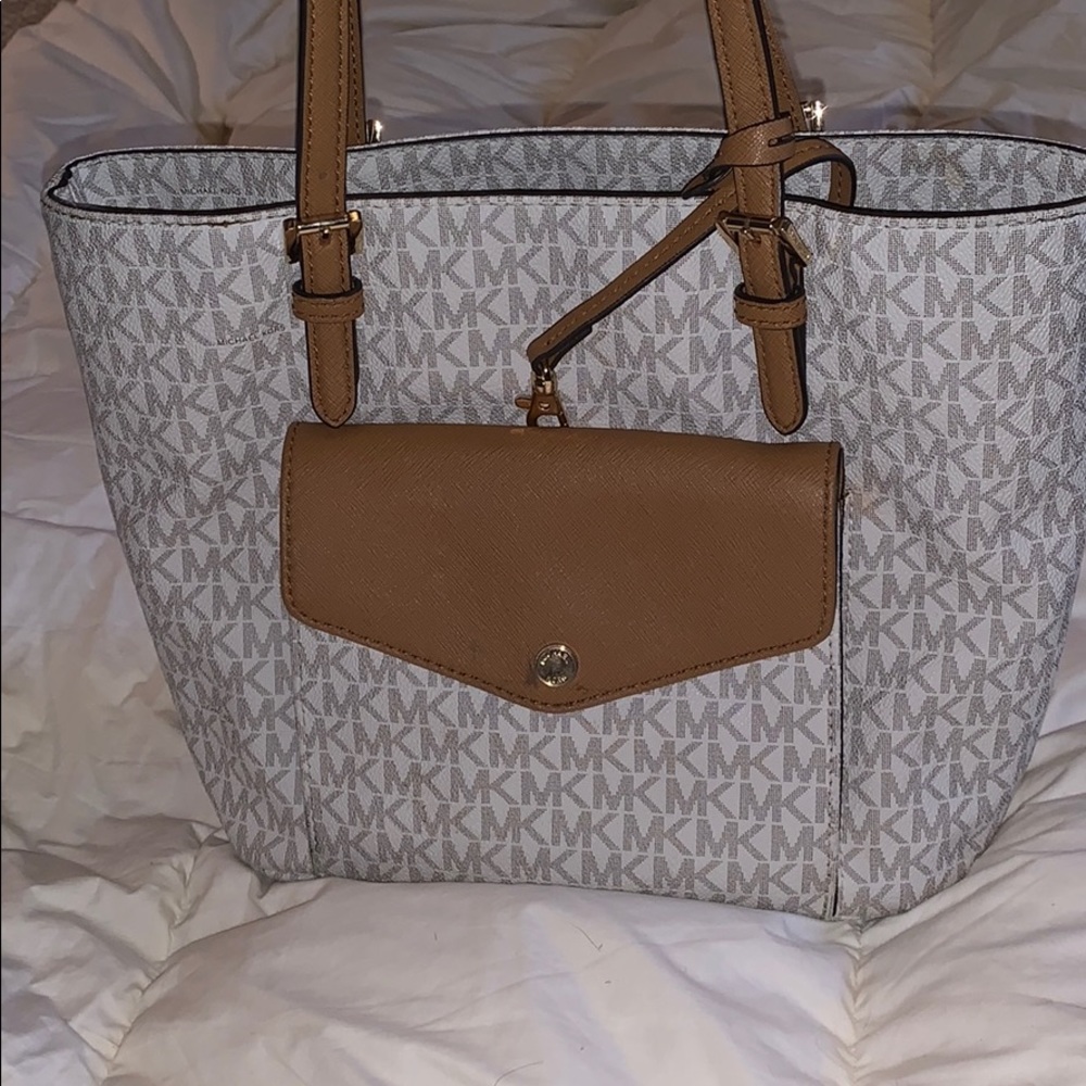 Michael Kors Purse w/ wallet